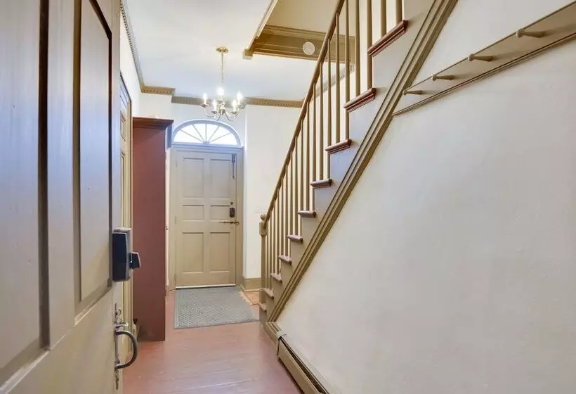 Central Lake Ontario Apartment, Walk To Town!