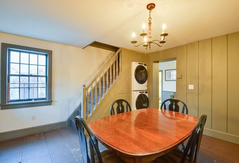 Central Lake Ontario Apartment, Walk To Town!