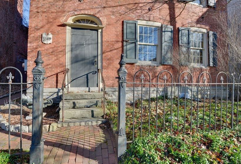 Central Lake Ontario Apartment, Walk To Town!