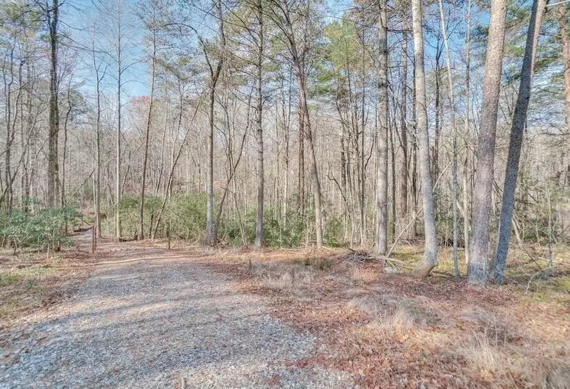 Cleveland Retreat W/ Patio: Yonah Mountain Views!