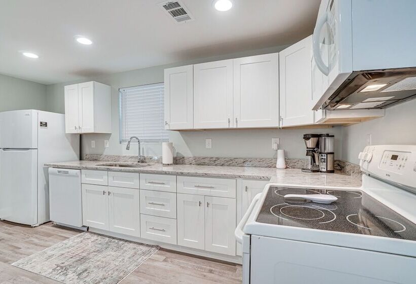 Cleveland Retreat W/ Patio: Yonah Mountain Views!