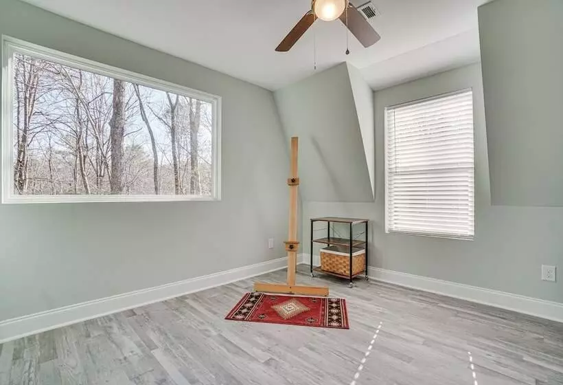 Cleveland Retreat W/ Patio: Yonah Mountain Views!