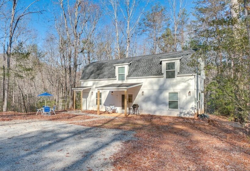 Cleveland Retreat W/ Patio: Yonah Mountain Views!