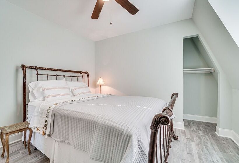 Cleveland Retreat W/ Patio: Yonah Mountain Views!