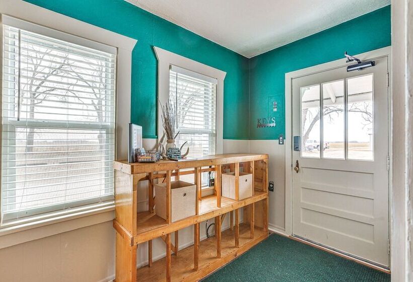 Comanche County Home Near Hunting & Fishing!