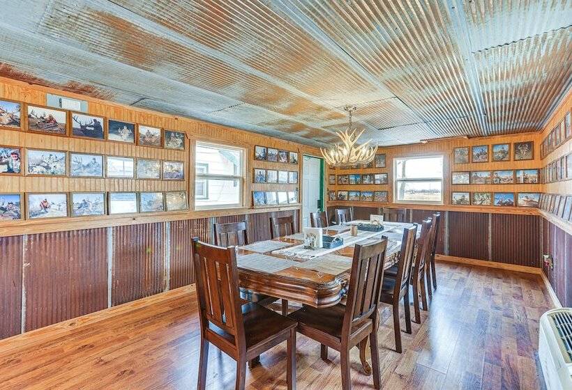 Comanche County Home Near Hunting & Fishing!