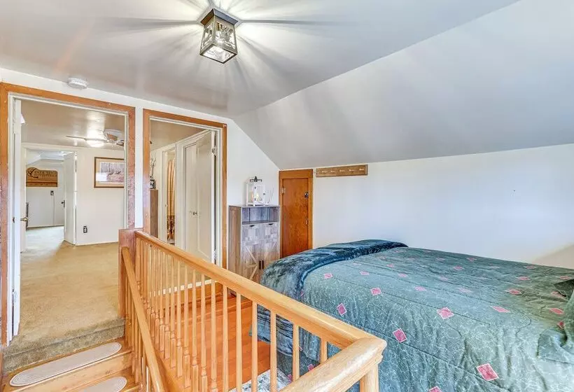 Comanche County Home Near Hunting & Fishing!