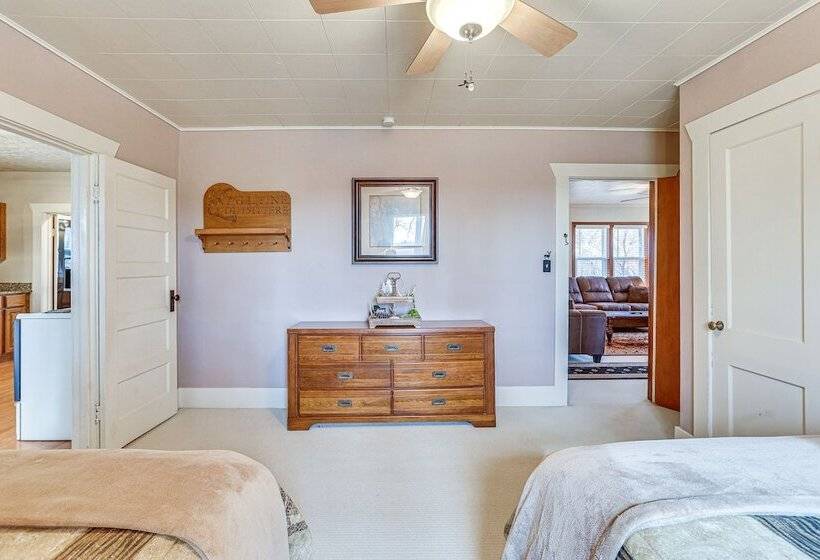 Comanche County Home Near Hunting & Fishing!