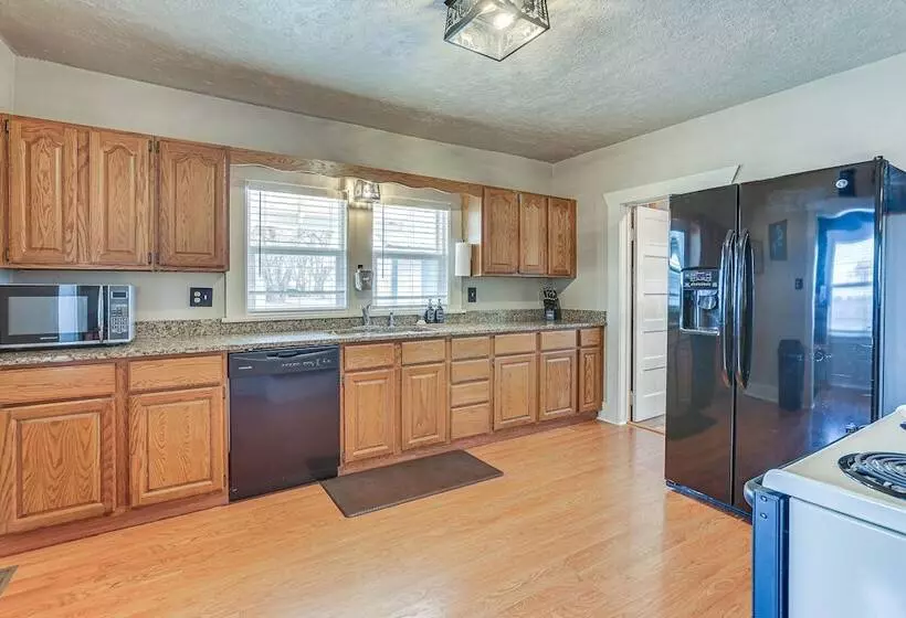 Comanche County Home Near Hunting & Fishing!