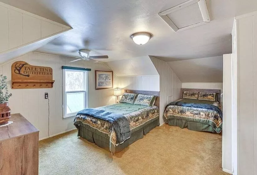 Comanche County Home Near Hunting & Fishing!