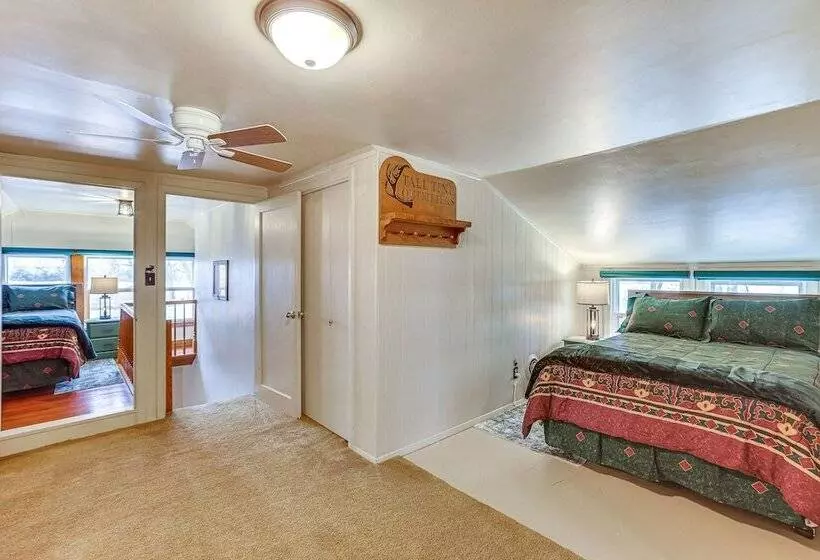 Comanche County Home Near Hunting & Fishing!