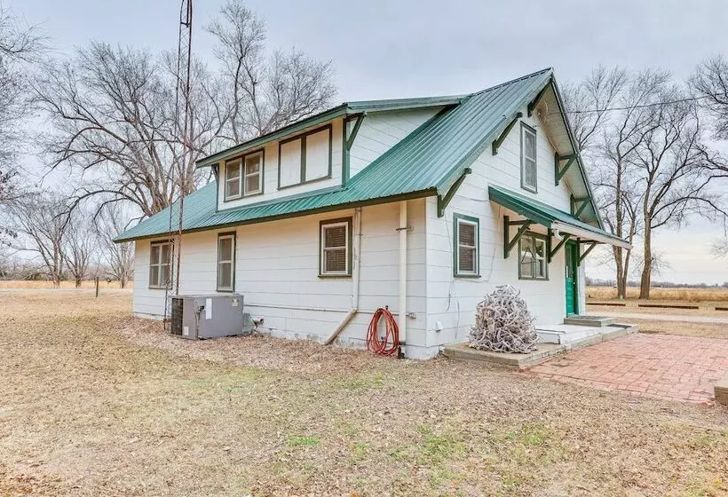 Comanche County Home Near Hunting & Fishing!