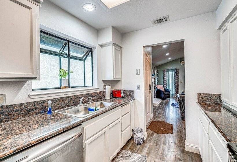 Cozy Antelope Home ~ 14 Mi To Sacramento!