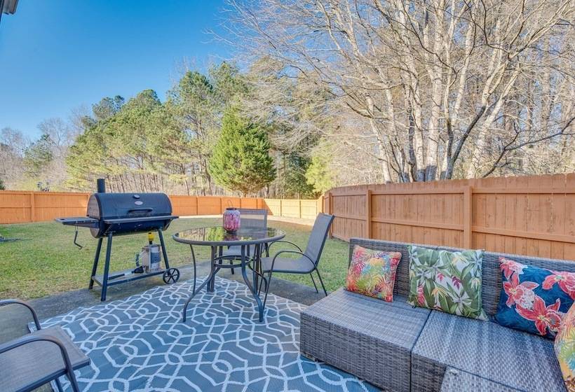 Cozy Georgia Retreat W/ Patio, Grill & Pool Access