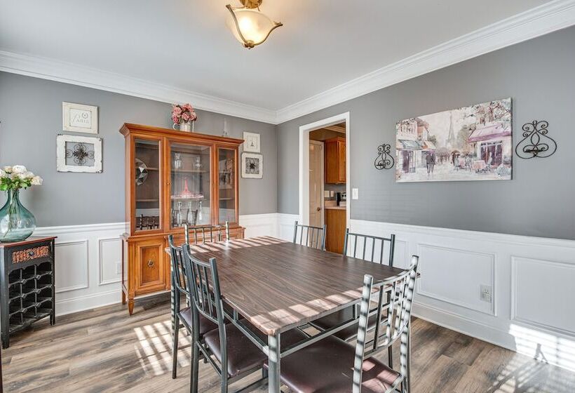 Cozy Georgia Retreat W/ Patio, Grill & Pool Access