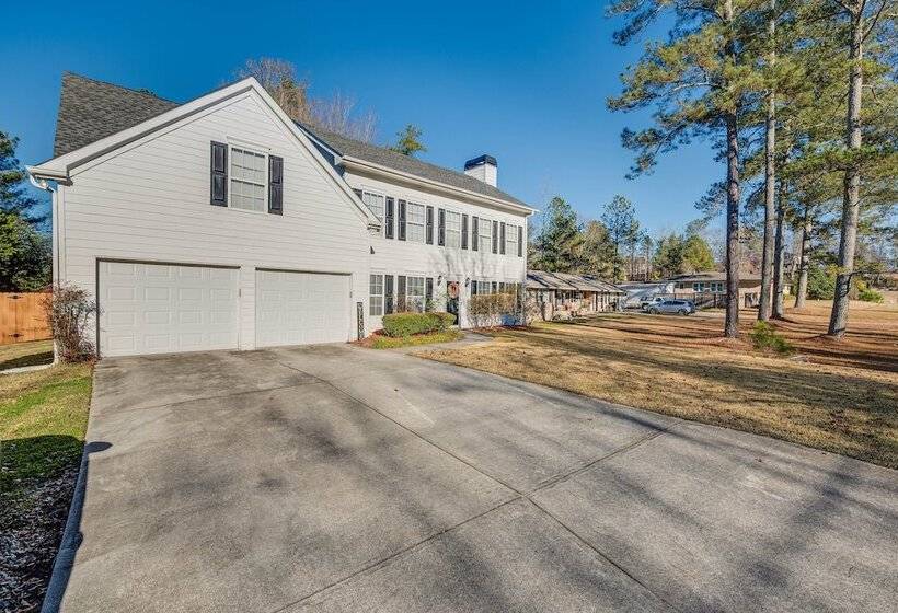 Cozy Georgia Retreat W/ Patio, Grill & Pool Access