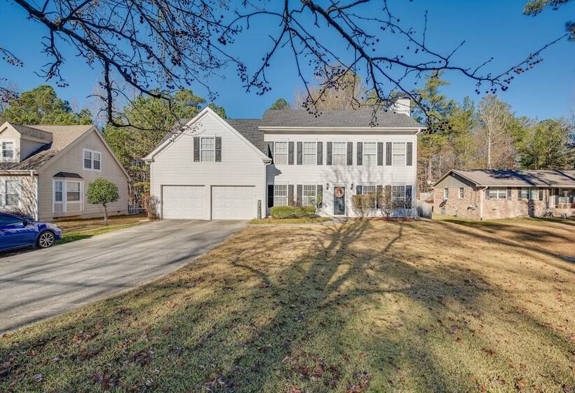 Cozy Georgia Retreat W/ Patio, Grill & Pool Access
