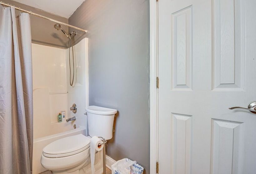 Cozy Georgia Retreat W/ Patio, Grill & Pool Access