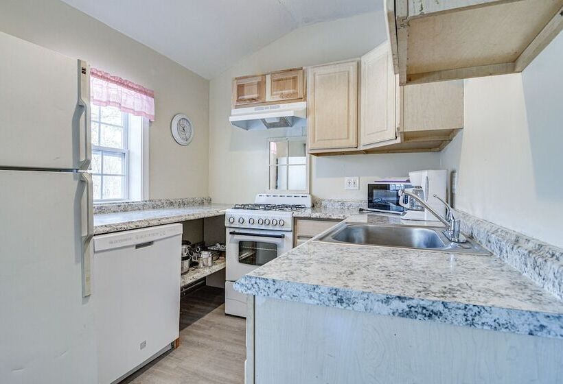 Single Story Cottage In Glen W/ Deck & Near Skiing