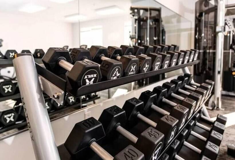 Cozysuites Nora 3br Near Fashion Mall