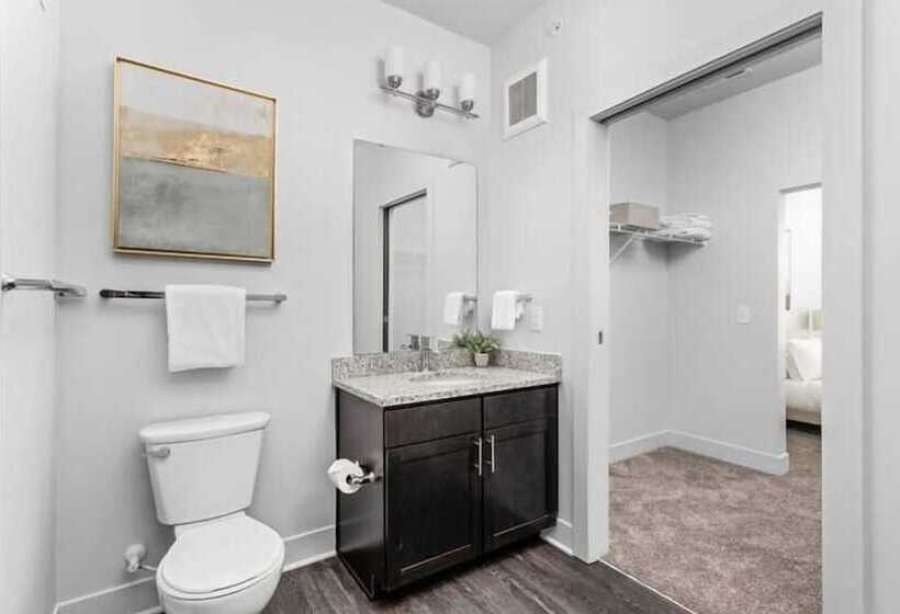 Cozysuites Nora 3br Near Fashion Mall