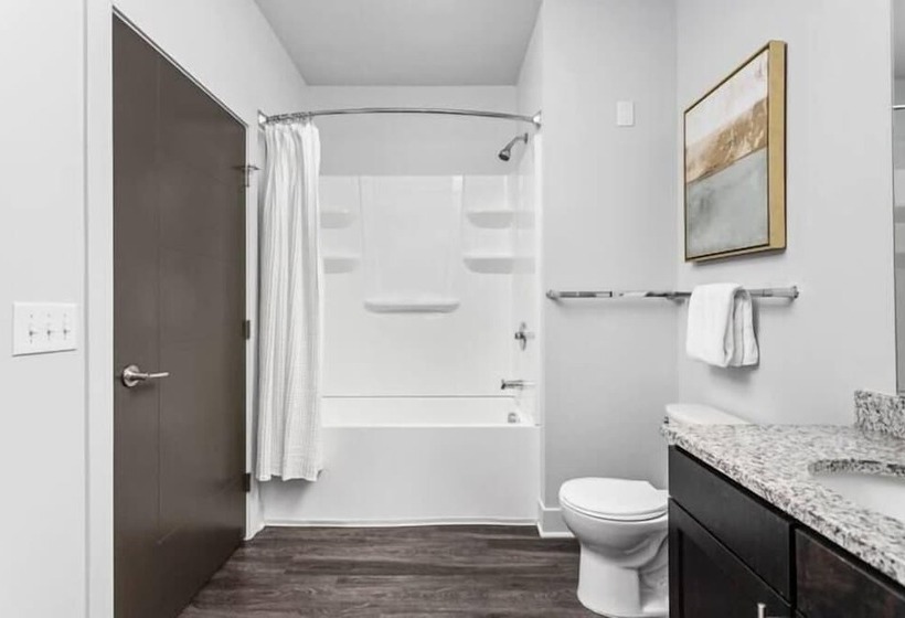 Cozysuites Nora 3br Near Fashion Mall