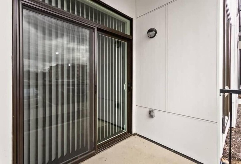 Cozysuites Nora 3br Near Fashion Mall