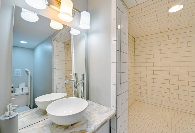 Danville Herrington Lake Retreat W/ Deck & Hot Tub