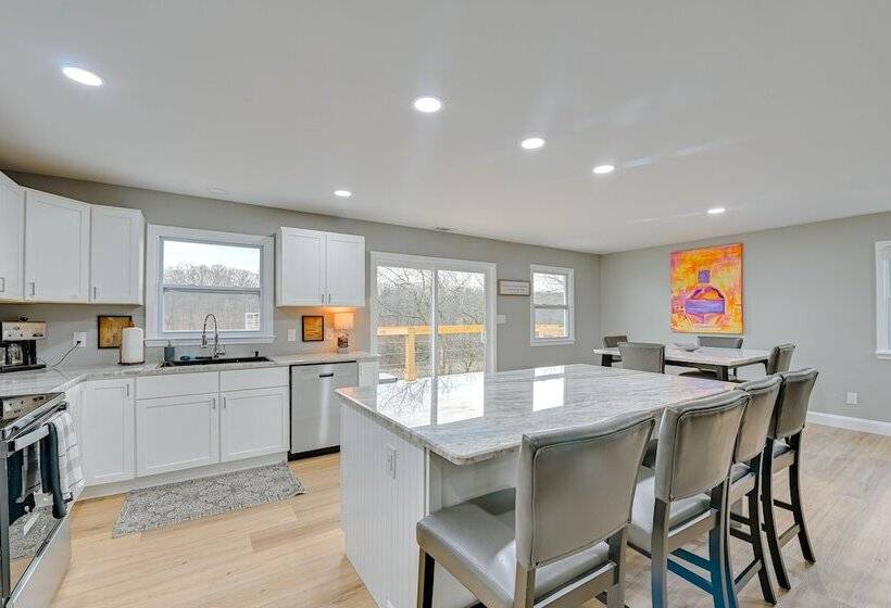 Danville Herrington Lake Retreat W/ Deck & Hot Tub