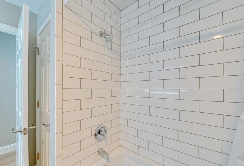 Danville Herrington Lake Retreat W/ Deck & Hot Tub