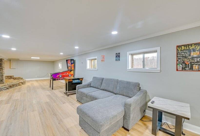 Danville Herrington Lake Retreat W/ Deck & Hot Tub