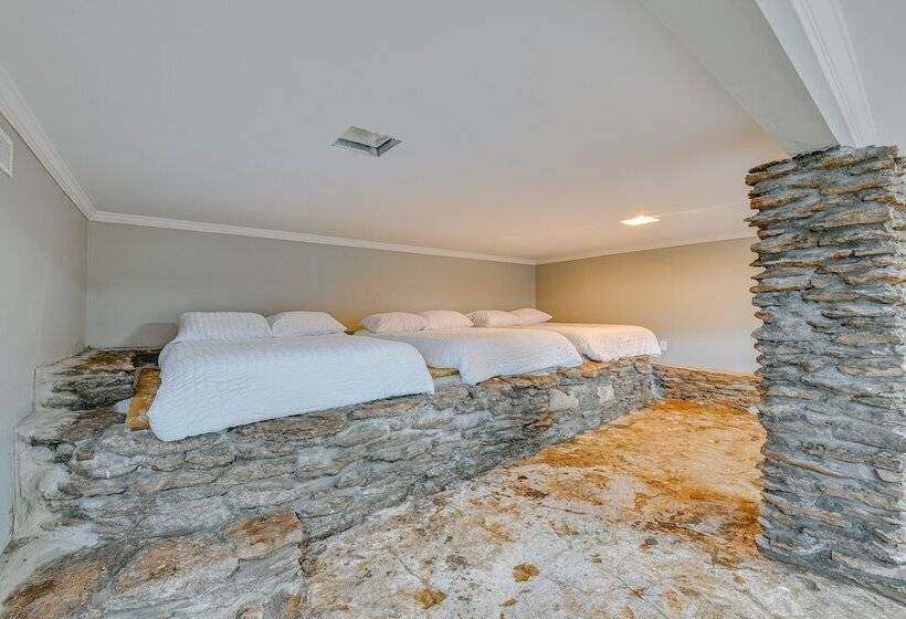 Danville Herrington Lake Retreat W/ Deck & Hot Tub