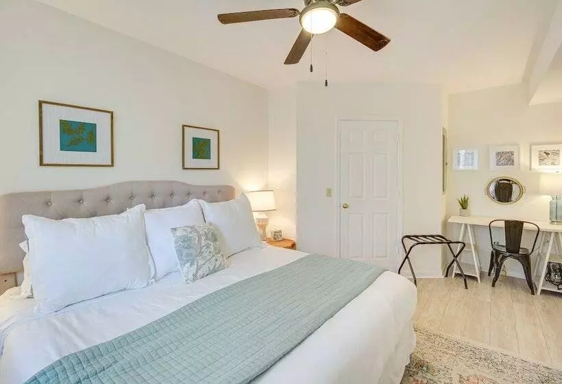 Dog Friendly Home Near Carters Lake W/ Amenities