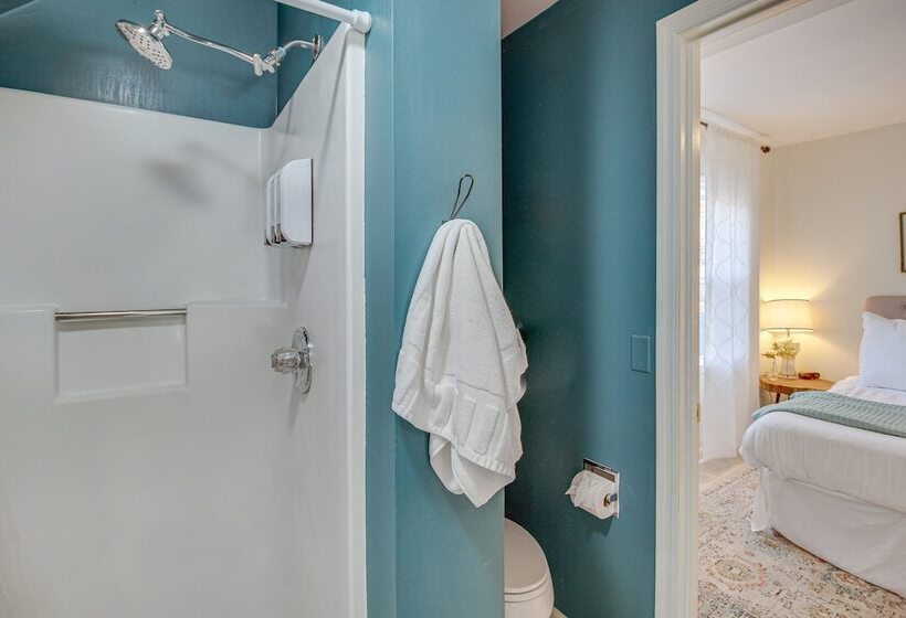 Dog Friendly Home Near Carters Lake W/ Amenities