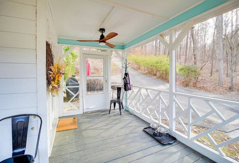 Dog Friendly Home Near Carters Lake W/ Amenities