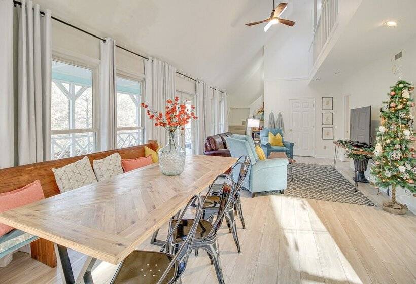 Dog Friendly Home Near Carters Lake W/ Amenities