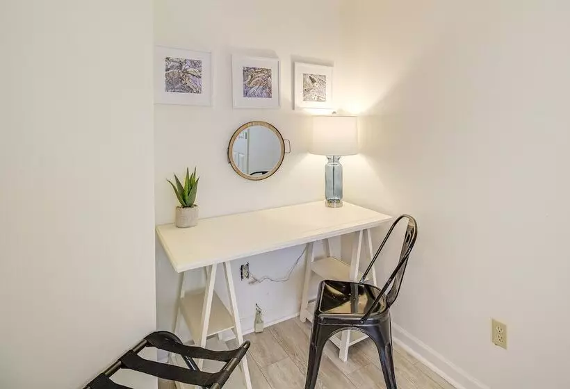 Dog Friendly Home Near Carters Lake W/ Amenities