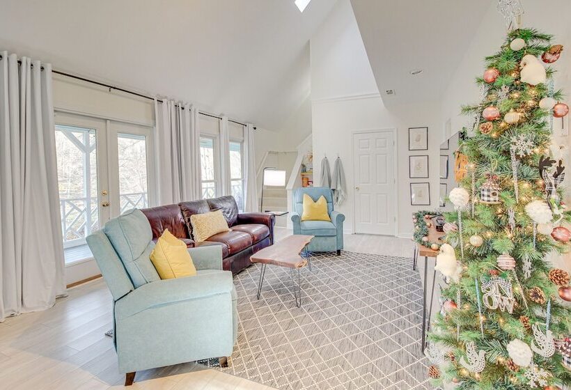 Dog Friendly Home Near Carters Lake W/ Amenities