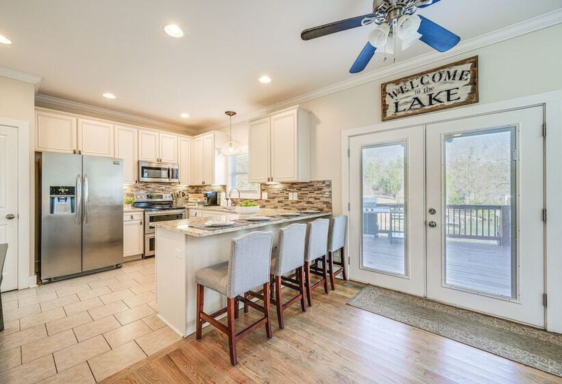 Eatonton Home On Lake Sinclair: Private Boat Dock!