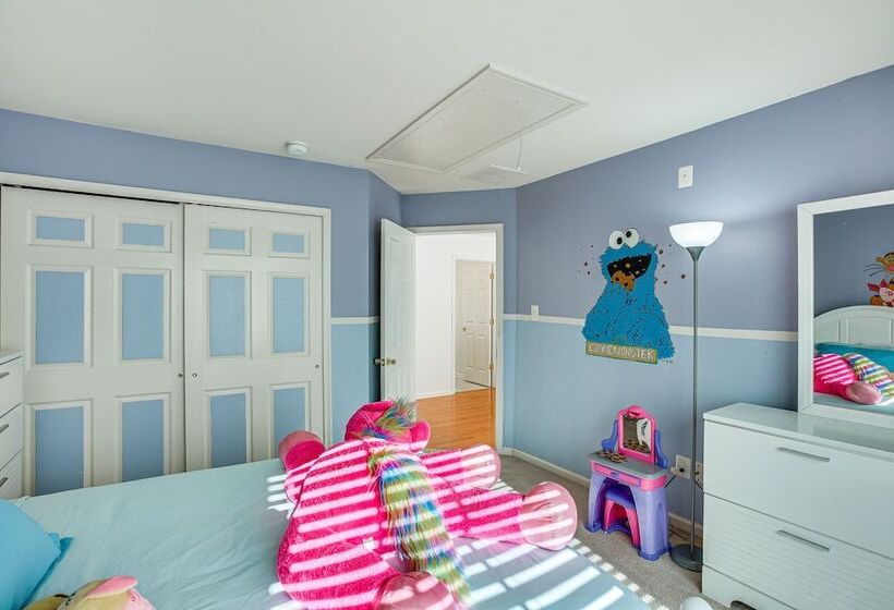 Egg Harbor Township Home: 11 Mi To Boardwalks!