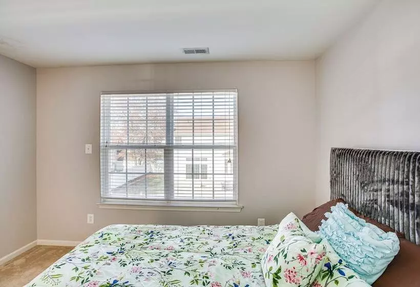 Egg Harbor Township Home: 11 Mi To Boardwalks!