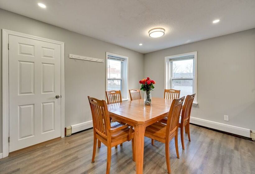 Family Friendly Avon Home: 10 Mi To Hartford!