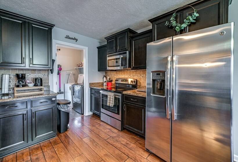 Family Friendly Clarksville Home W/ Fire Pit!