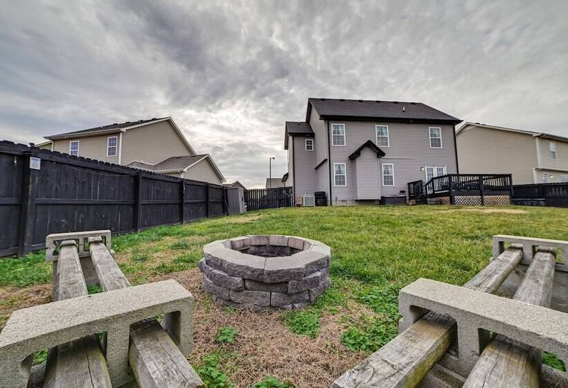 Family Friendly Clarksville Home W/ Fire Pit!