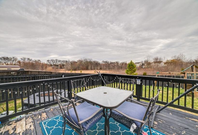 Family Friendly Clarksville Home W/ Fire Pit!