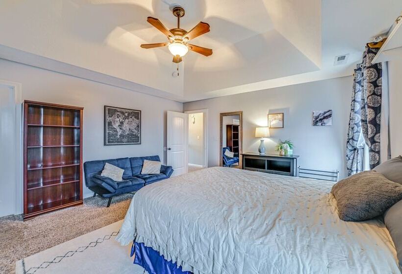 Family Friendly Clarksville Home W/ Fire Pit!