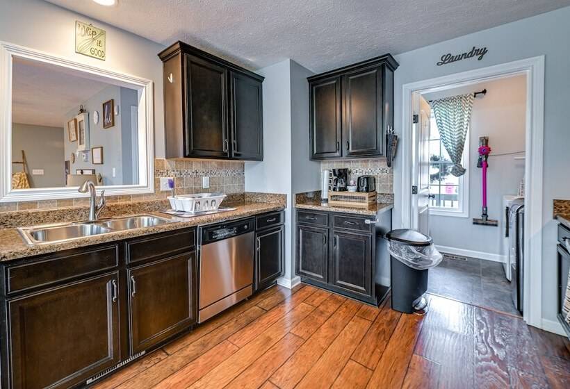 Family Friendly Clarksville Home W/ Fire Pit!