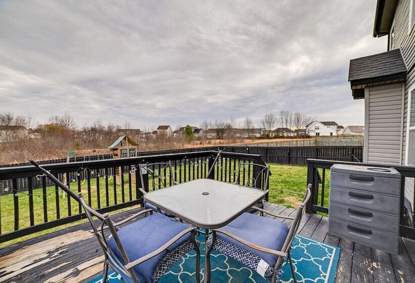 Family Friendly Clarksville Home W/ Fire Pit!