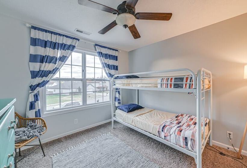 Family Friendly Clarksville Home W/ Fire Pit!