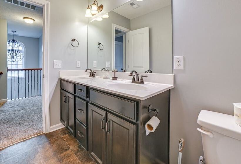 Family Friendly Clarksville Home W/ Fire Pit!